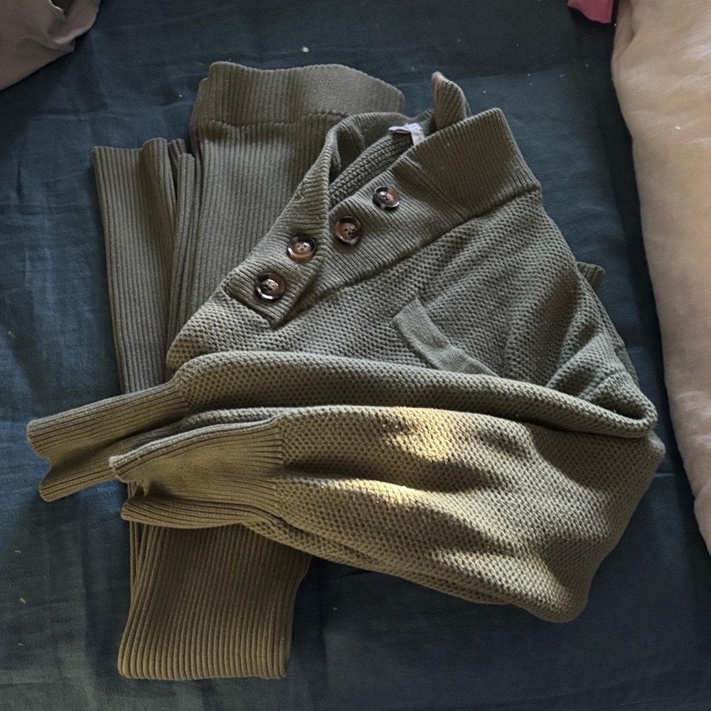 Olive Green Button-Up Sweater Lunya